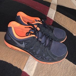 Nike Dual Fusion Athletic Sneakers